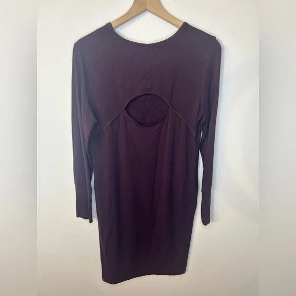 Athleta Women’s Crossover Long Sleeve Sweatshirt Dress in Burgundy, Size Medium - Picture 5 of 8